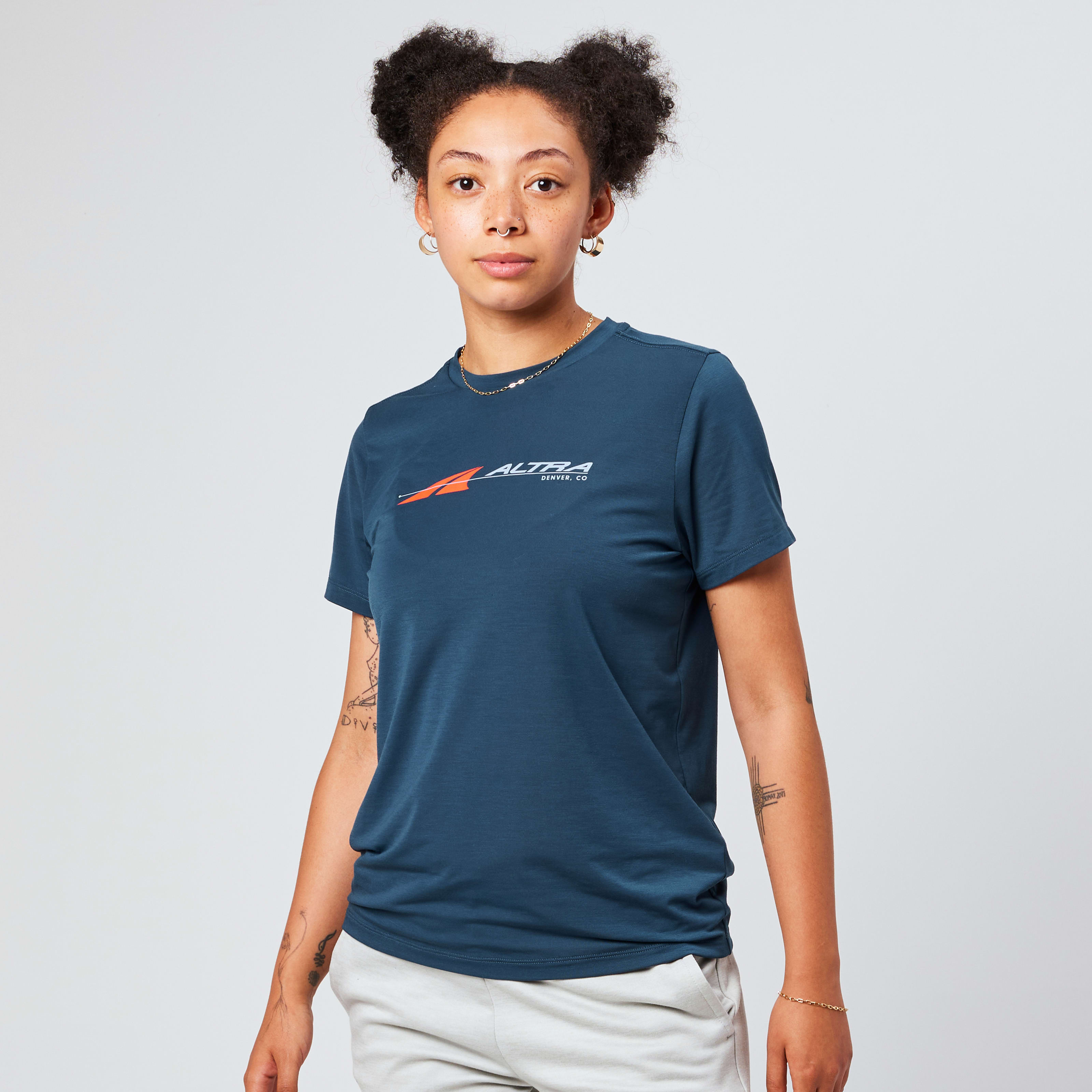 Altra Running Women's Everyday Performance Short Sleeve T-Shirt in Navy, Size: Small