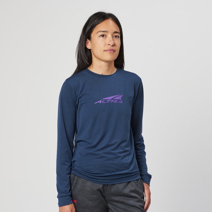 WOMEN S EVERYDAY PERFORMANCE LONG SLEEVE