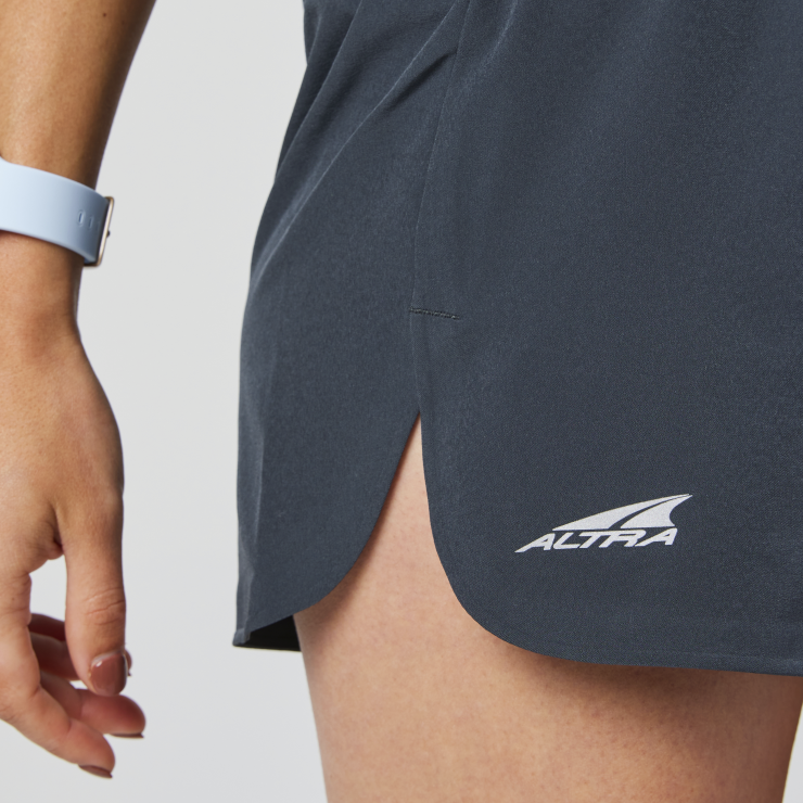 WOMEN S TRAIL STASH SHORT