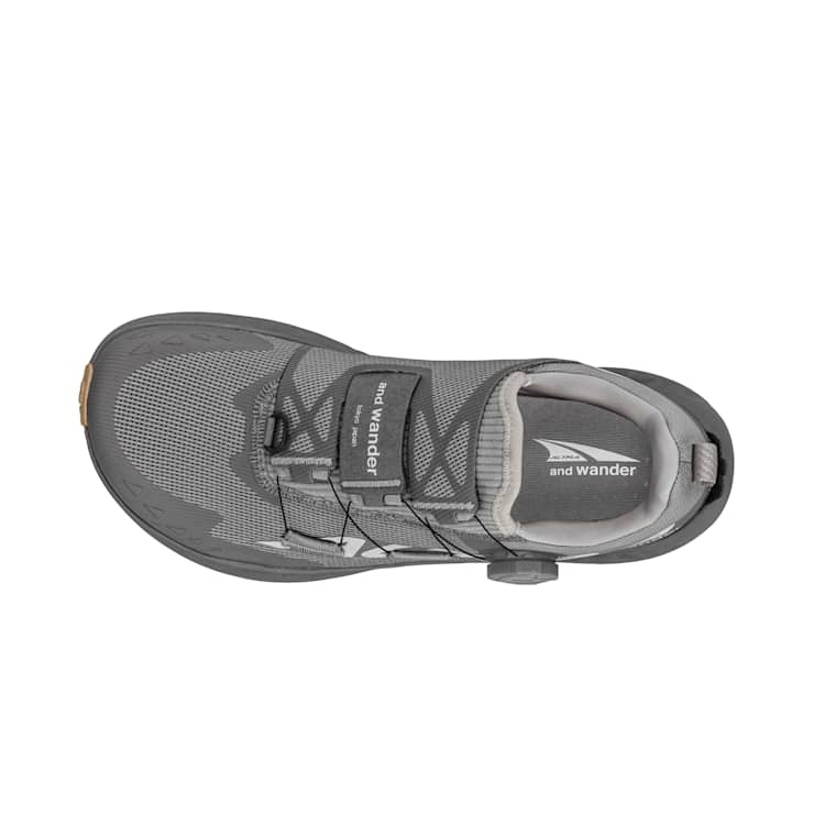 and wander × altra W TIMP 5 BOA AW スニーカー Altra x And Wander Timp 5 BOA Collab Dials Up the Trail Heat