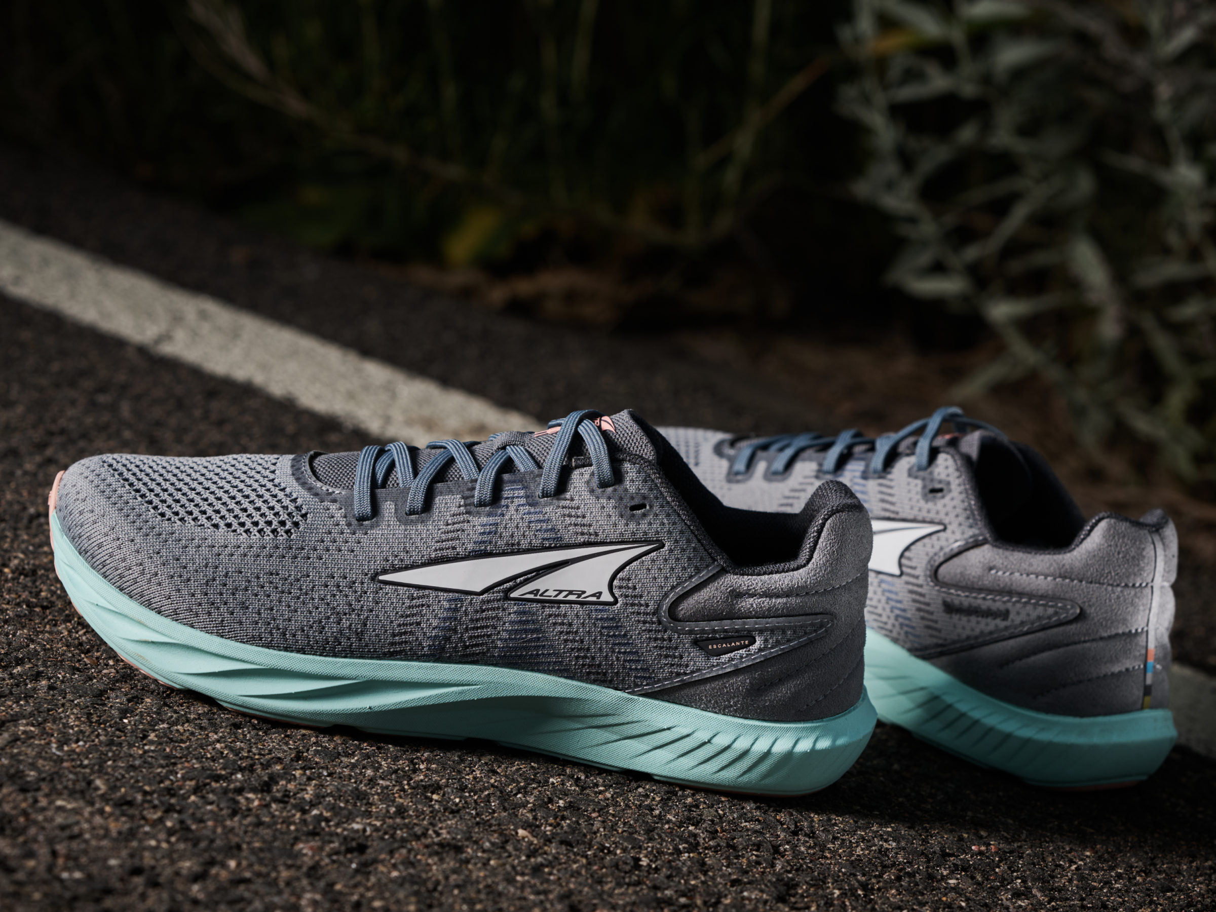 Altra Escalante 4 Gray Sneakers with Lime Highlights Altra Escalante 4 Men main image 4