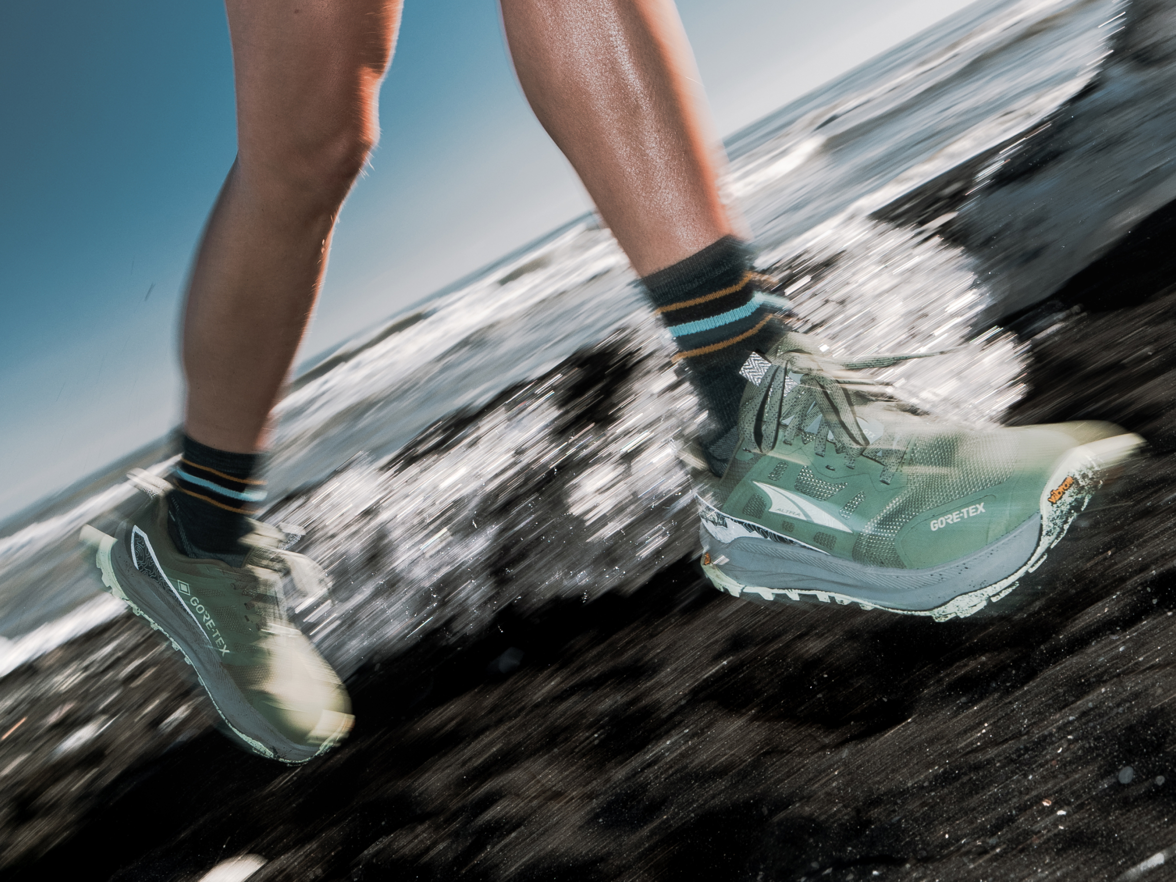 Lone Peak 9+ GTX Women's Trail Running Shoe | Altra Running